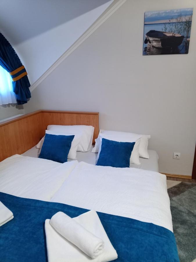 Ferenc Vendeghaz Hotel ตีฮานี ภายนอก รูปภาพ